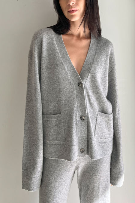 100% Cashmere Cardigan | OAK + FORT